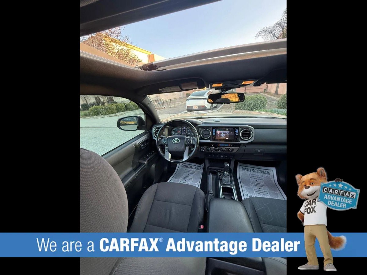 Used 2017 Toyota Tacoma TRD Off-Road w/ Premium & Technology Package image 45