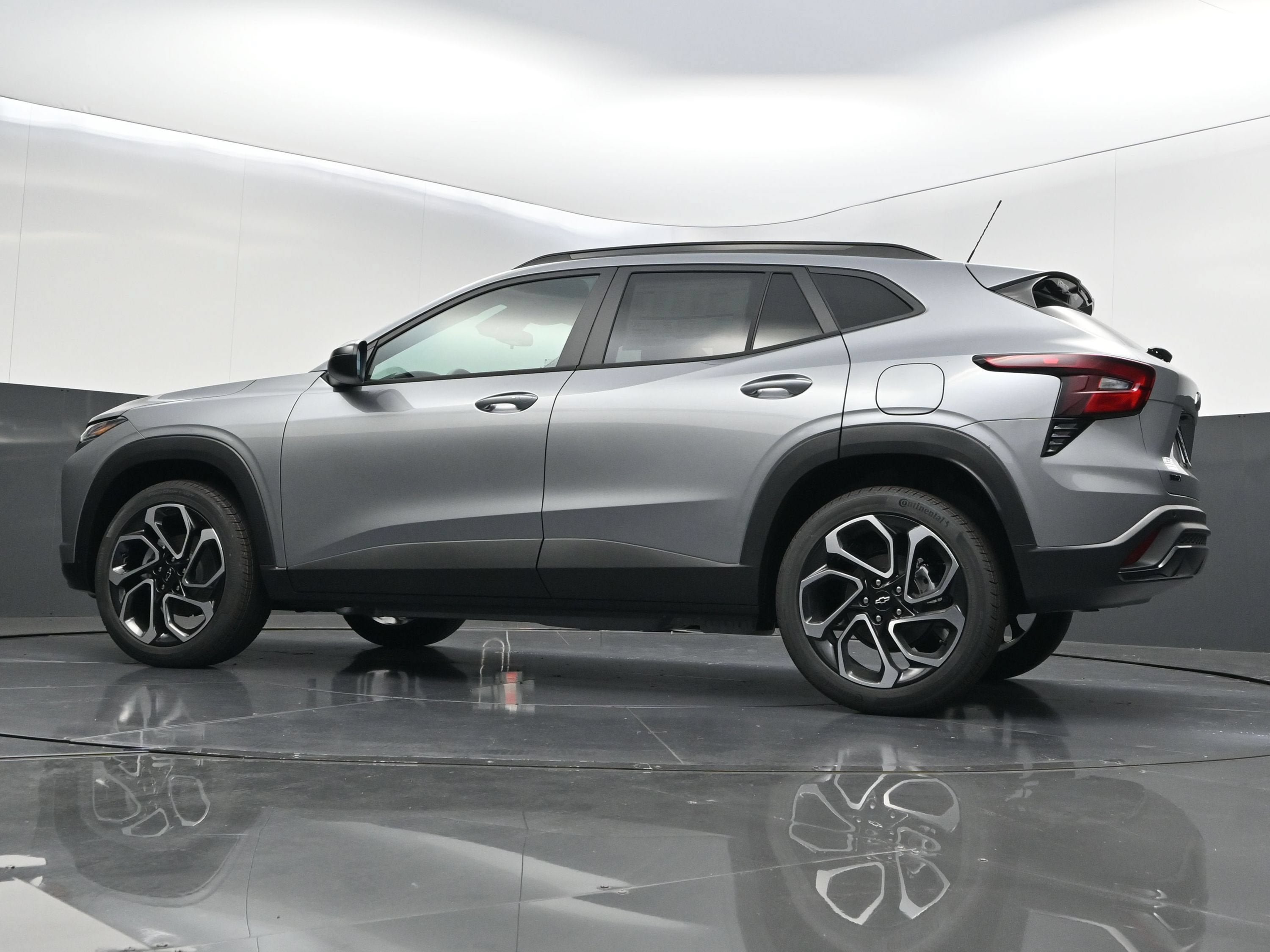 New 2026 Chevrolet Trax RS w/ Sunroof Package FWD image 43