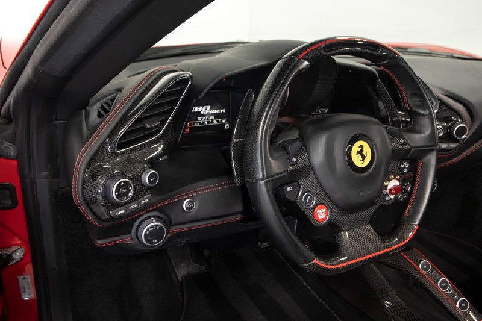 Used 2018 Ferrari 488 Spider image 28