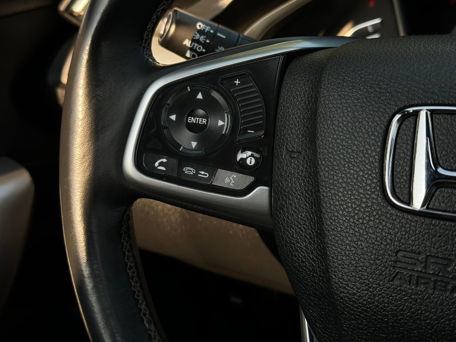 Used 2018 Honda Civic Touring image 23