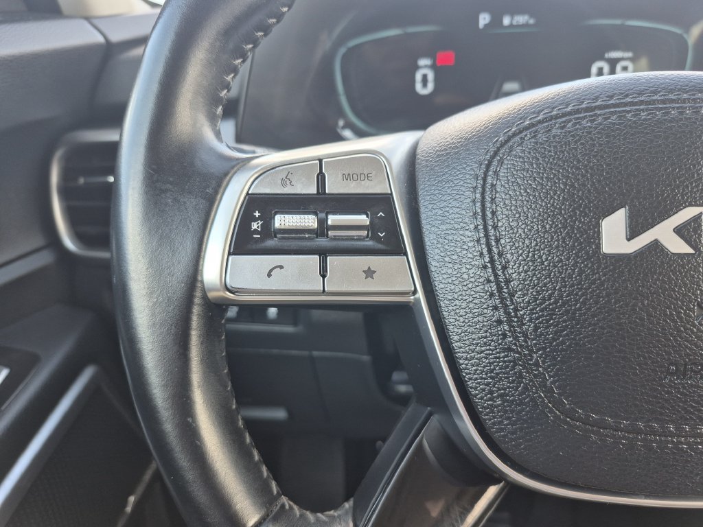 Used 2025 Kia Telluride S AWD/4WD image 19