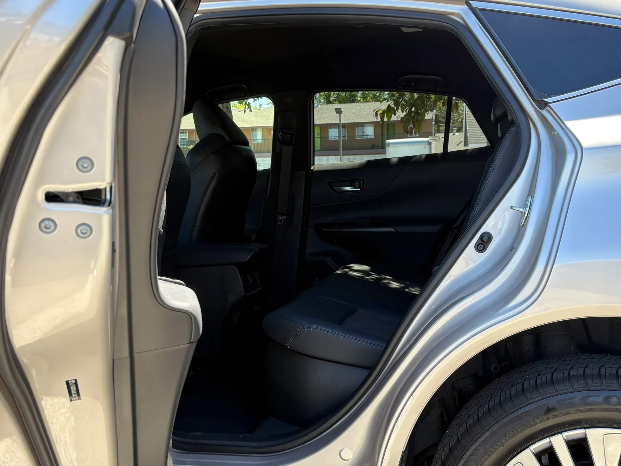 Used 2021 Toyota Venza XLE AWD/4WD image 11