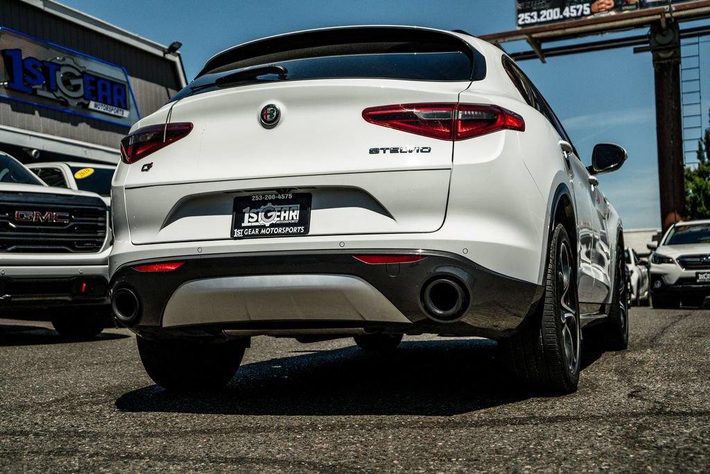 Used 2022 Alfa Romeo Stelvio Ti AWD/4WD image 3