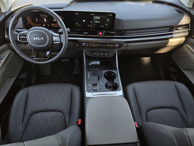 Used 2026 Kia Carnival FWD image 15