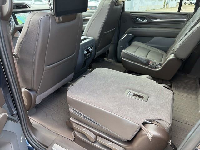 Used 2023 GMC Yukon XL Denali w/ Denali Reserve Package AWD/4WD image 31