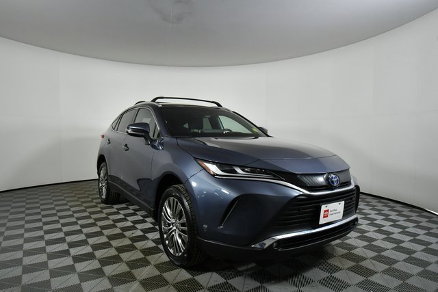 Used 2023 Toyota Venza XLE image 8