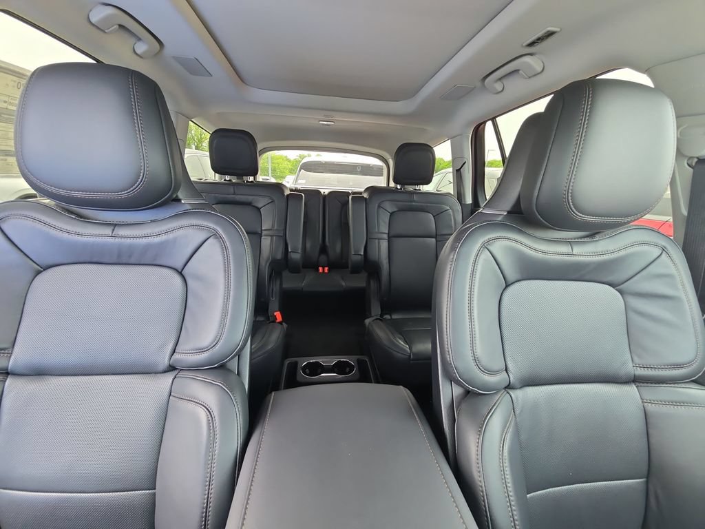 Used 2025 Lincoln Aviator Reserve w/ Equipment Group 201A AWD/4WD image 15
