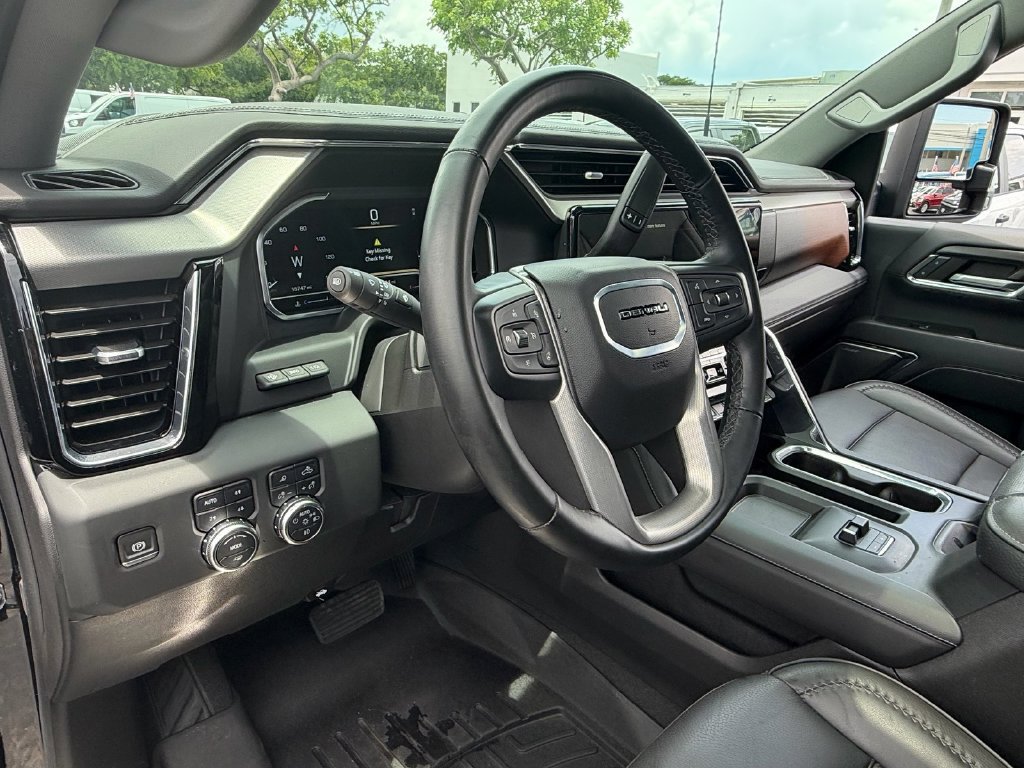 Used 2024 GMC Sierra 2500 Denali w/ Denali Reserve Package AWD/4WD image 12