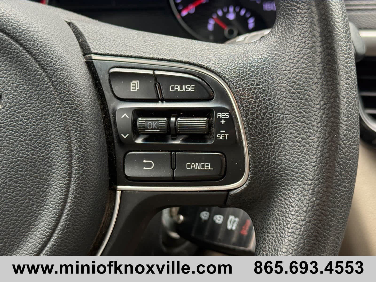 Used 2018 Kia Optima LX w/ 17" Alloy Wheels Package FWD image 16
