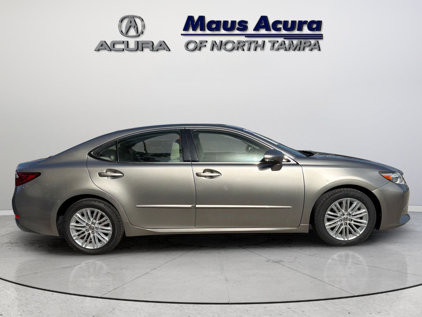 Used 2015 Lexus ES 350 w/ Luxury Package FWD image 2