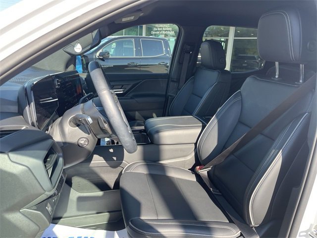 New 2025 Chevrolet Silverado EV LT image 9