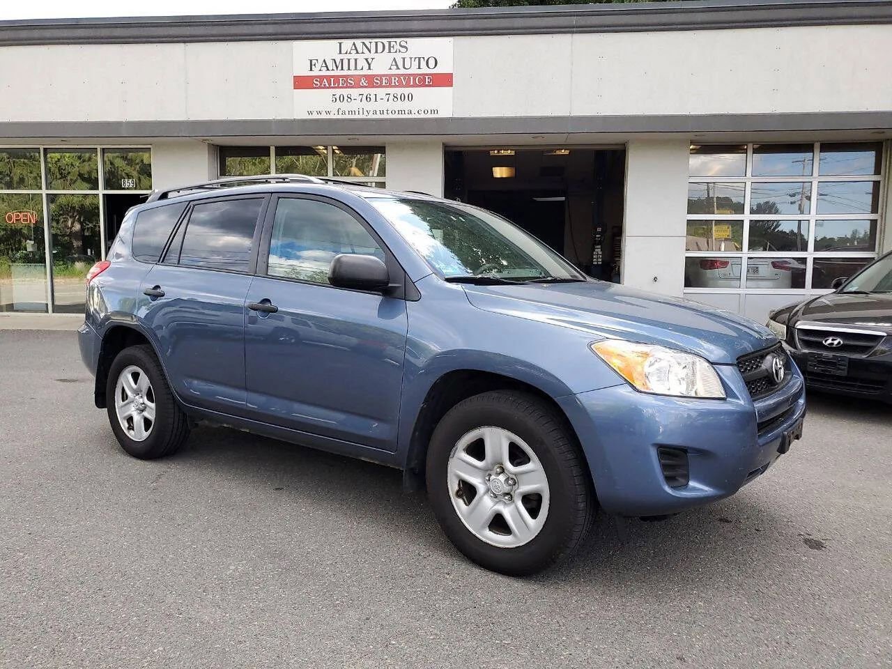 Used 2011 Toyota RAV4 4WD image 4