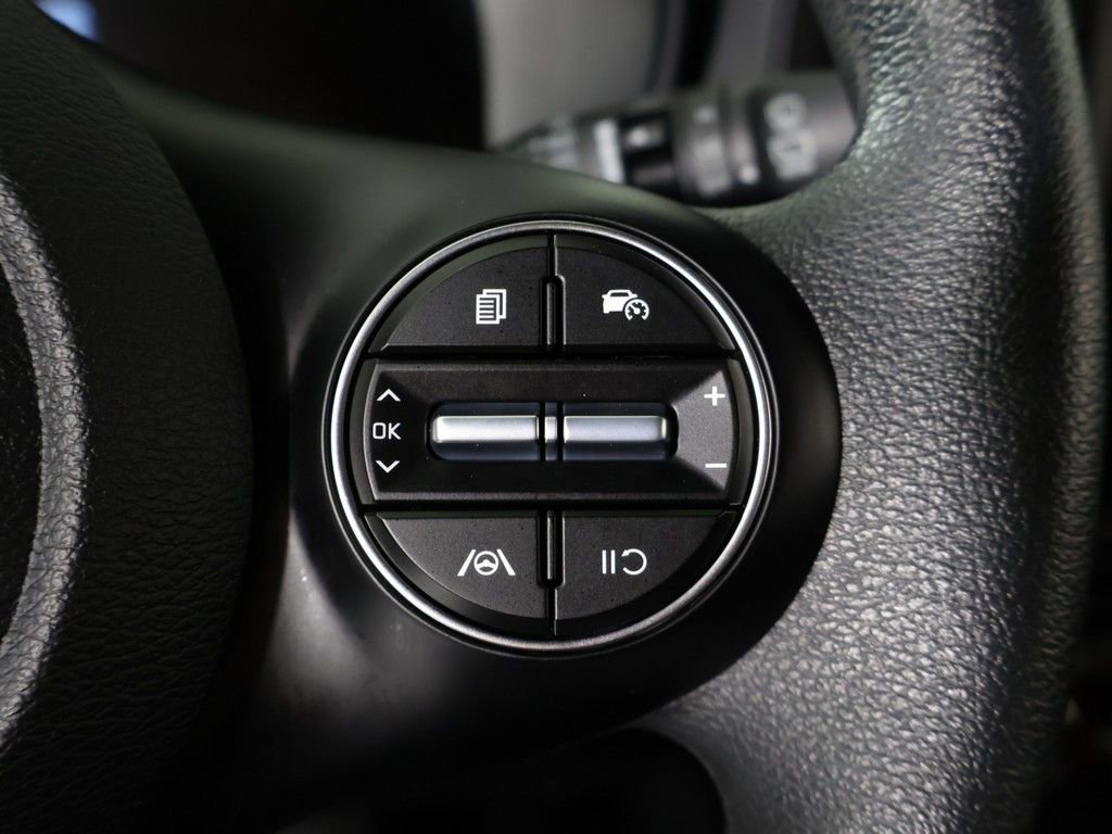Used 2025 Kia Soul LX w/ LX Technology Package FWD image 39