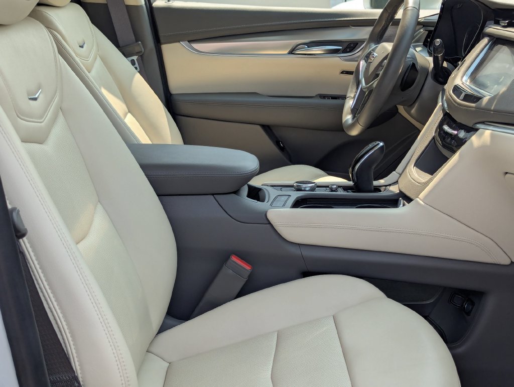 Used 2020 Cadillac XT5 Premium Luxury AWD/4WD image 26