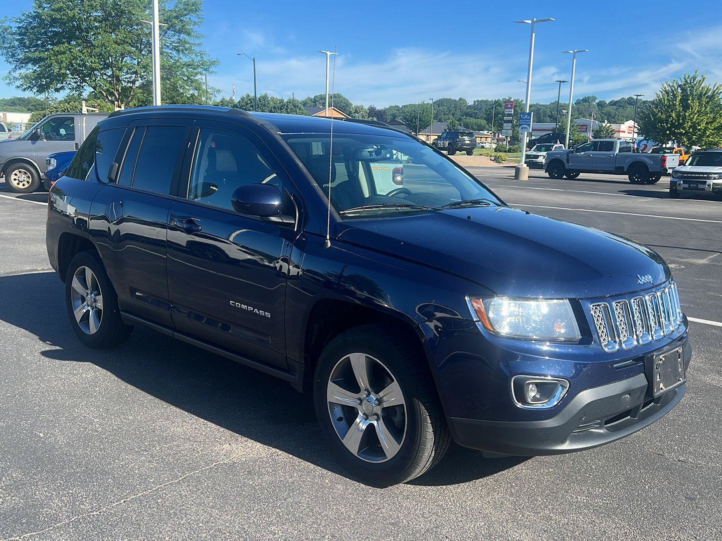 Used 2016 Jeep Compass High Altitude FWD image 2