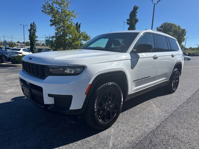 Used 2024 Jeep Grand Cherokee L Laredo image 17