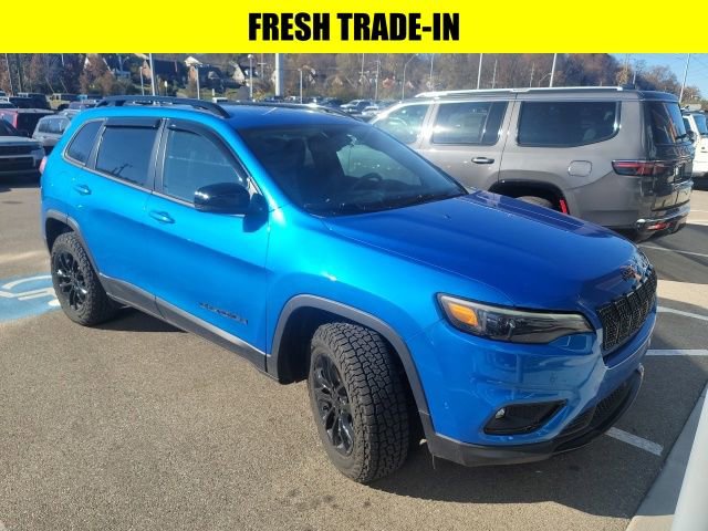 Used 2023 Jeep Cherokee Altitude Lux