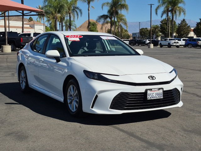 Used 2025 Toyota Camry LE FWD image 3
