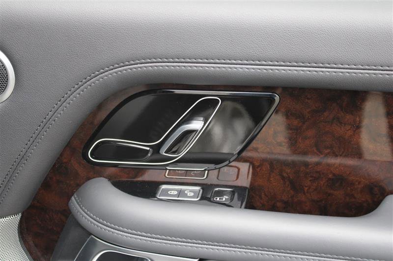 Used 2020 Land Rover Range Rover HSE image 21