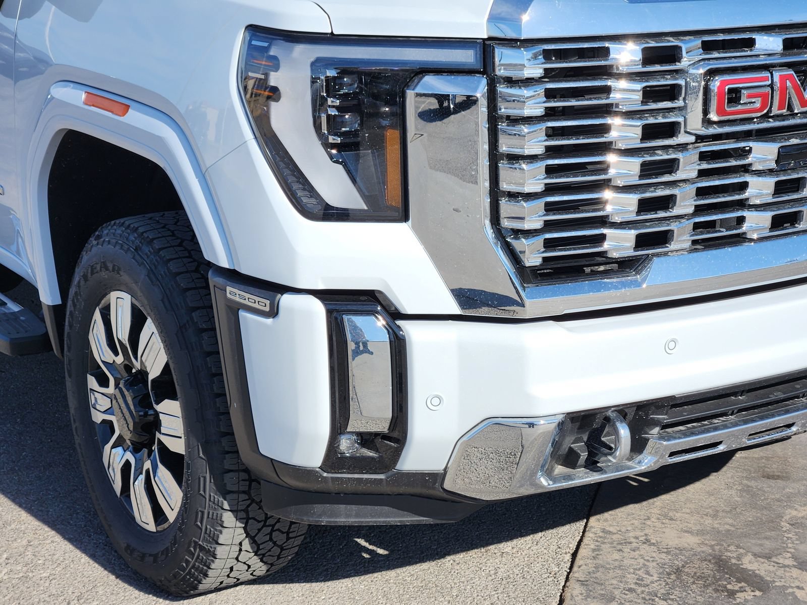 New 2026 GMC Sierra 2500 Denali w/ Denali Reserve Package AWD/4WD image 10