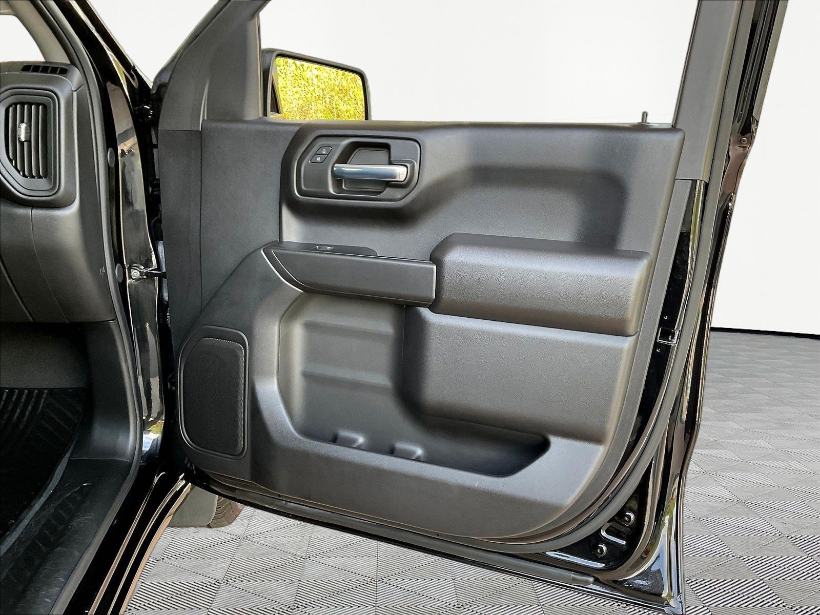 Used 2025 Chevrolet Silverado 1500 Custom AWD/4WD image 28