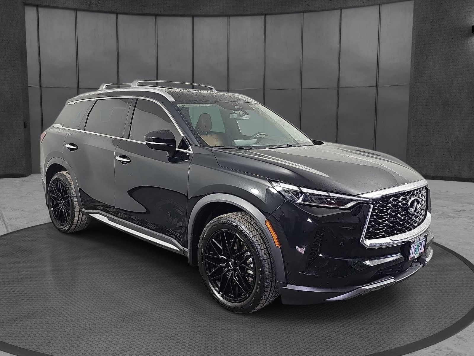 Used 2023 INFINITI QX60 Sensory w/ Vision Package AWD/4WD image 3