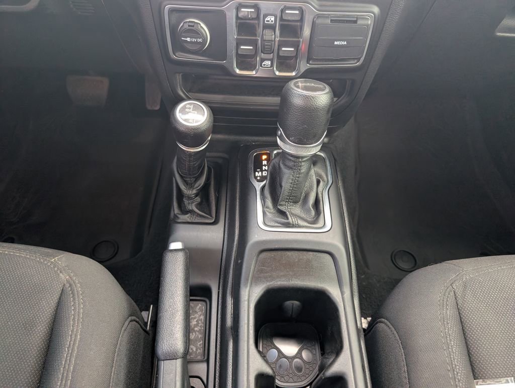Used 2022 Jeep Gladiator Willys image 21