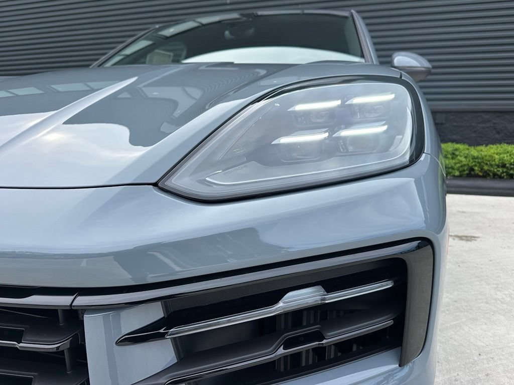 New 2026 Porsche Cayenne S AWD/4WD image 9