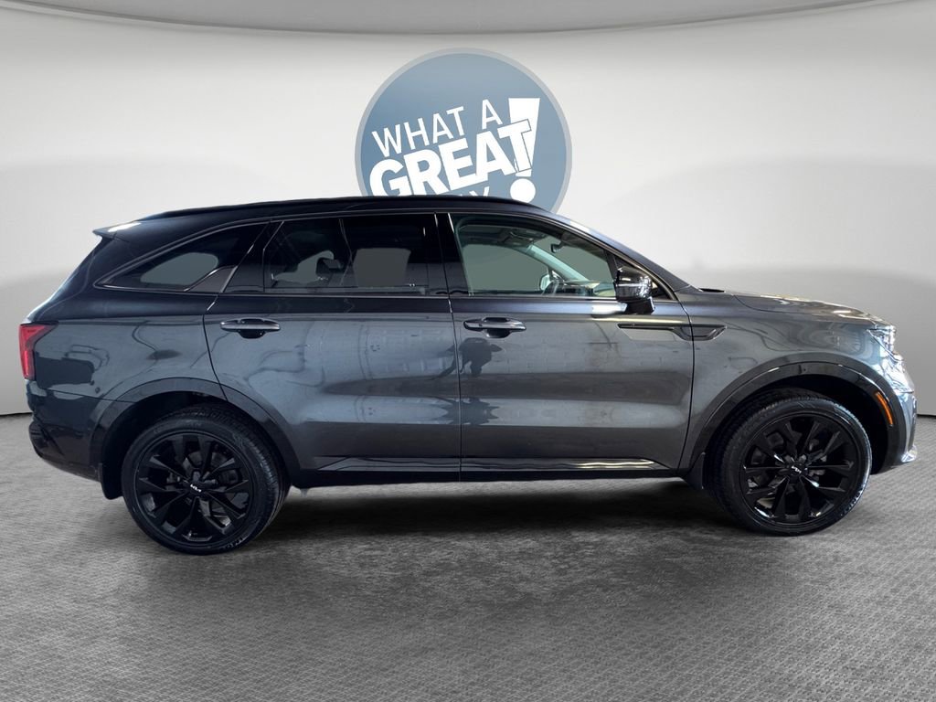 Certified 2023 Kia Sorento SX AWD/4WD image 2