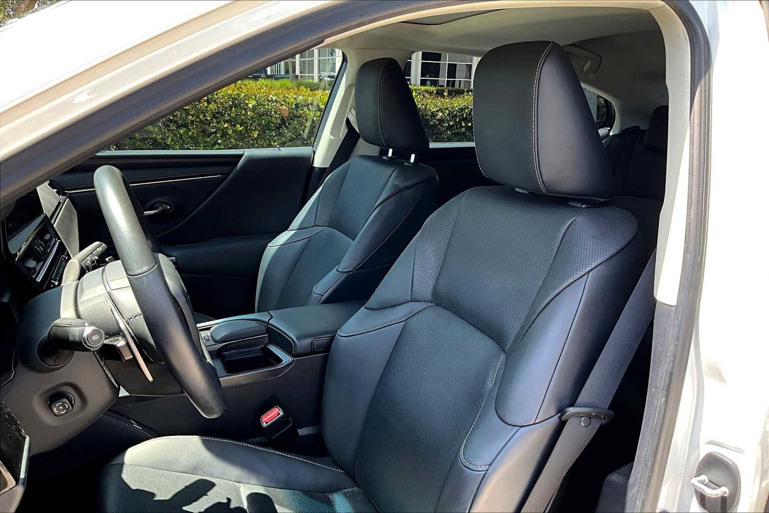 Used 2022 Lexus ES 350 w/ Premium Package FWD image 8