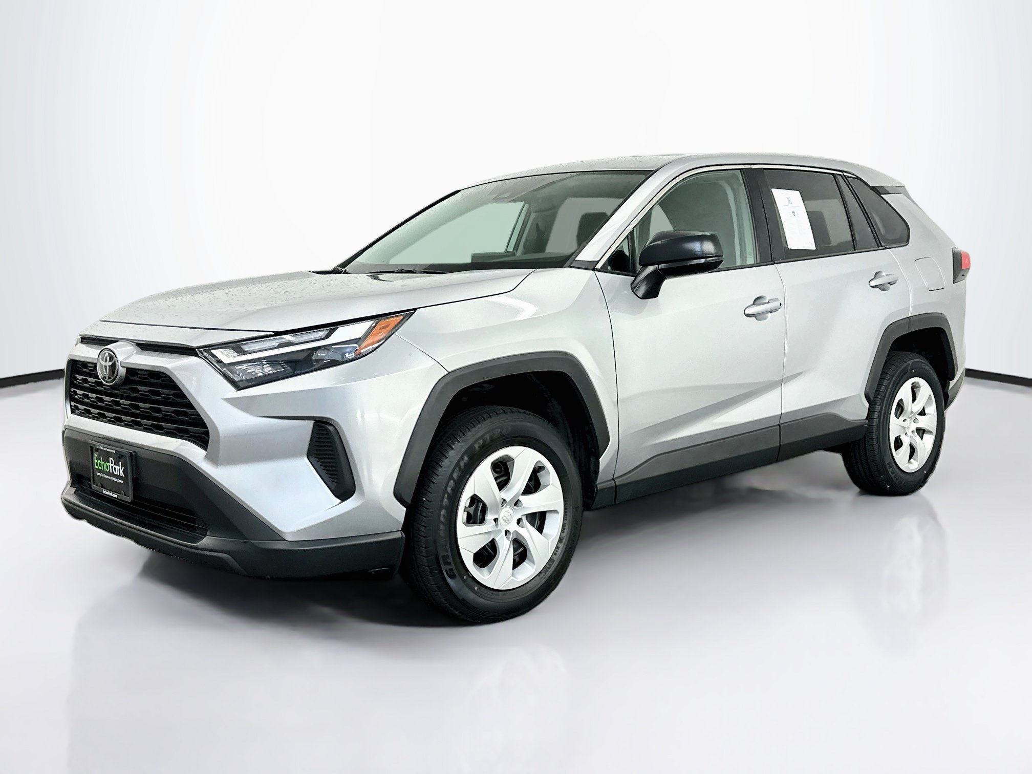 Used 2025 Toyota RAV4 LE AWD/4WD image 3