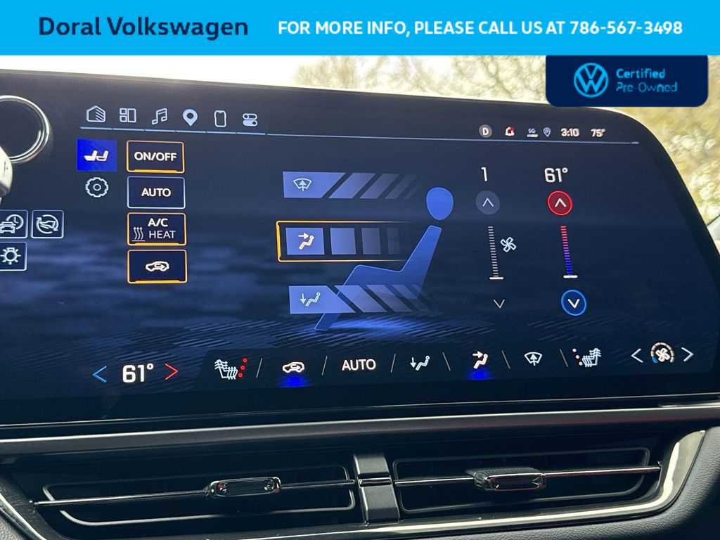 Used 2025 Chevrolet Equinox EV RS FWD image 20