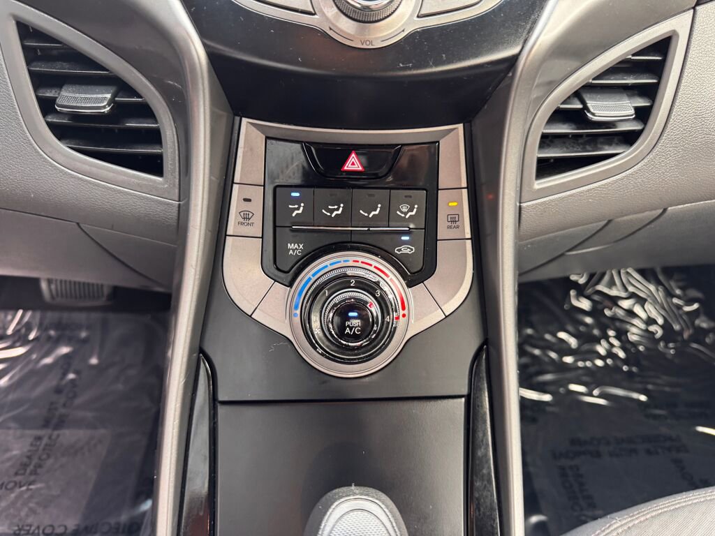 Used 2013 Hyundai Elantra GLS image 17