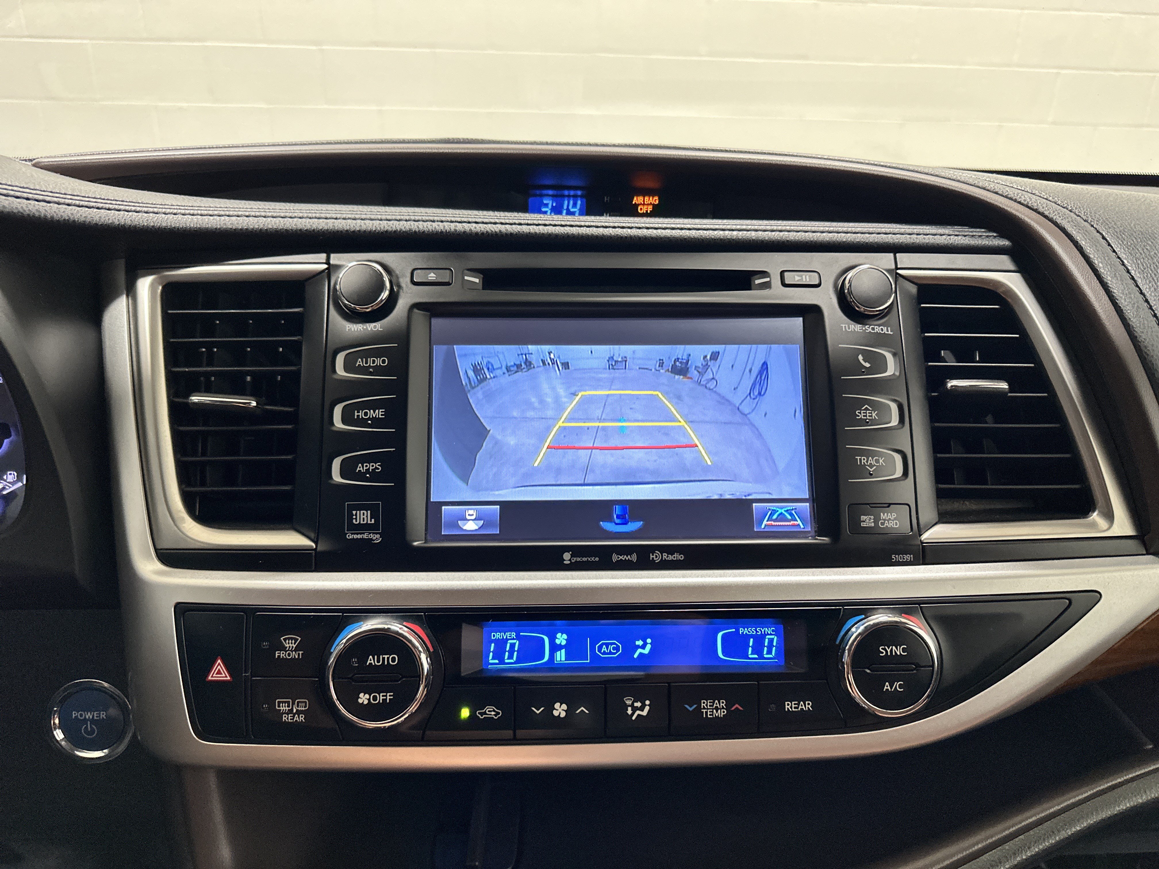 Used 2019 Toyota Highlander Limited Platinum AWD/4WD image 25