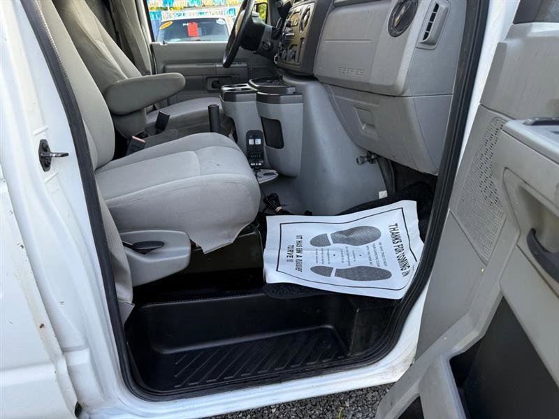 Used 2014 Ford E-150 and Econoline 150 E-150 w/ Power Group image 40
