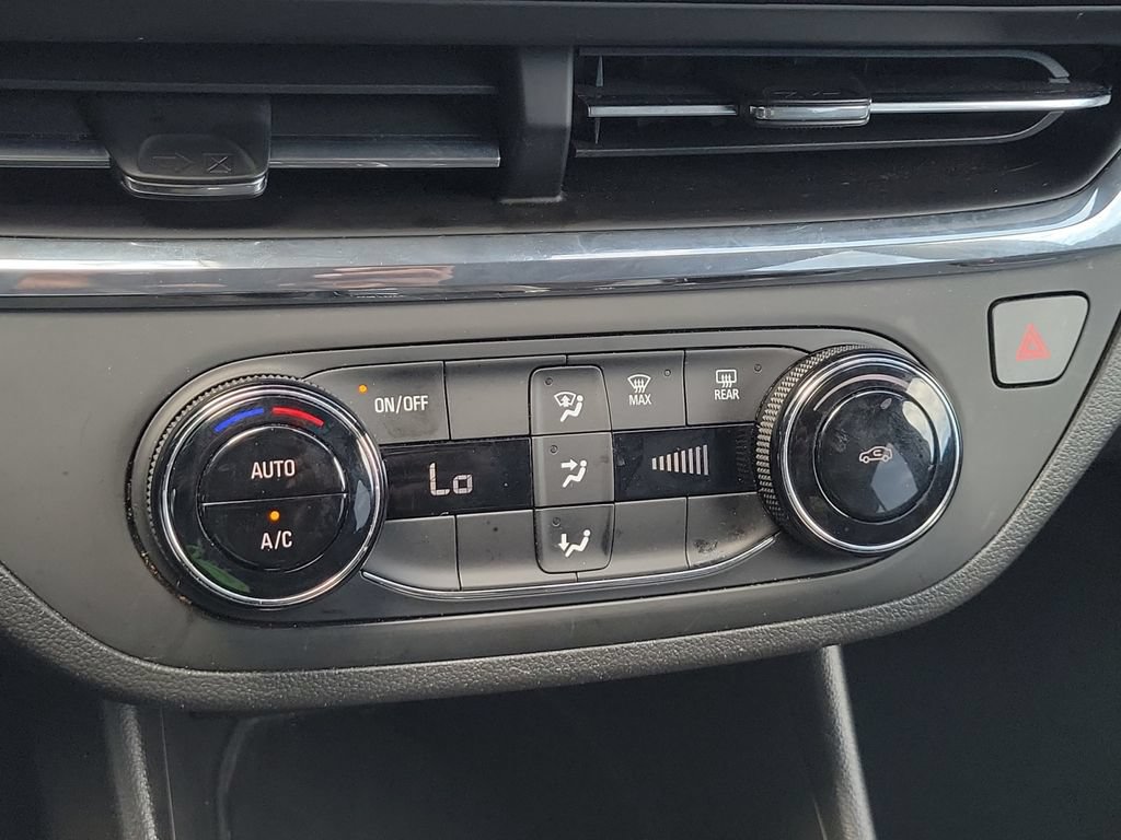 Used 2025 Buick Envista Preferred FWD image 17