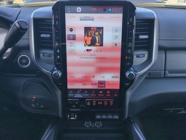 New 2026 RAM 2500 Laramie AWD/4WD image 19