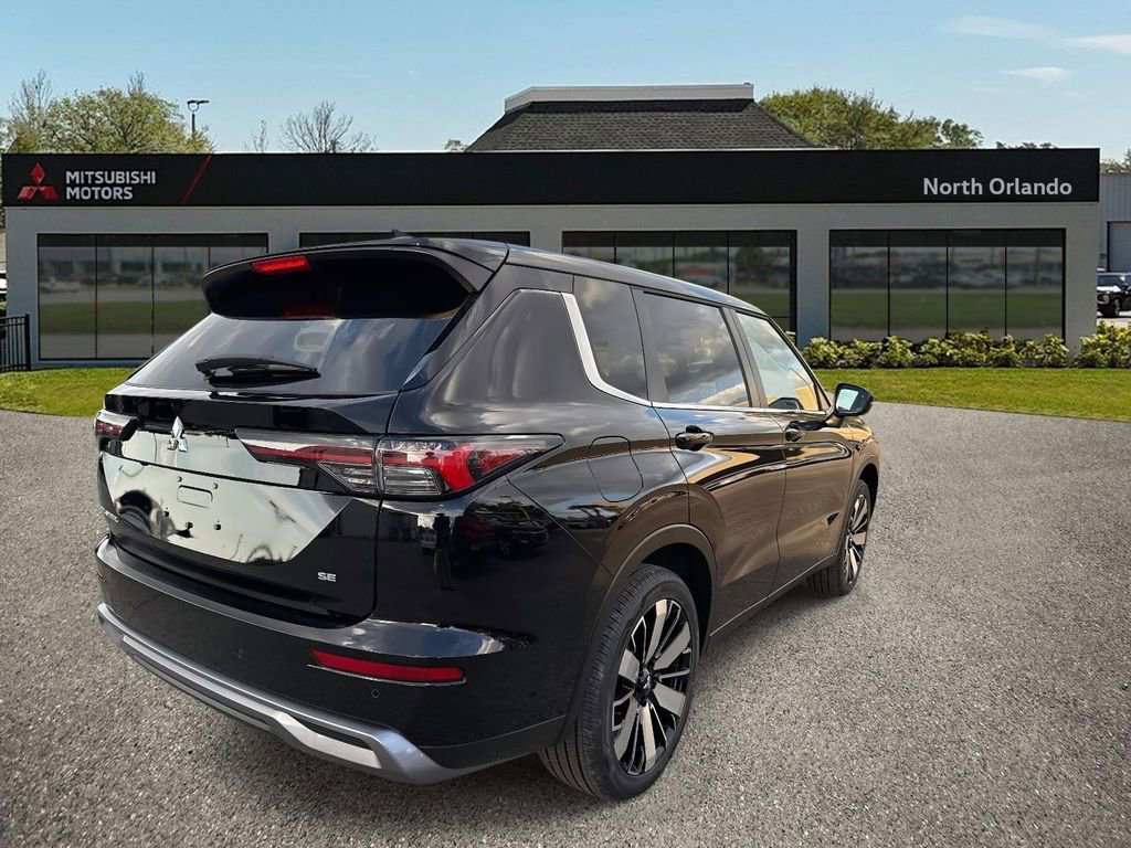 New 2026 Mitsubishi Outlander SE image 6