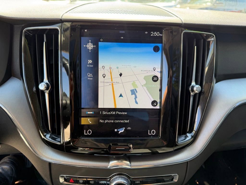 Used 2020 Volvo XC60 T5 Momentum image 22