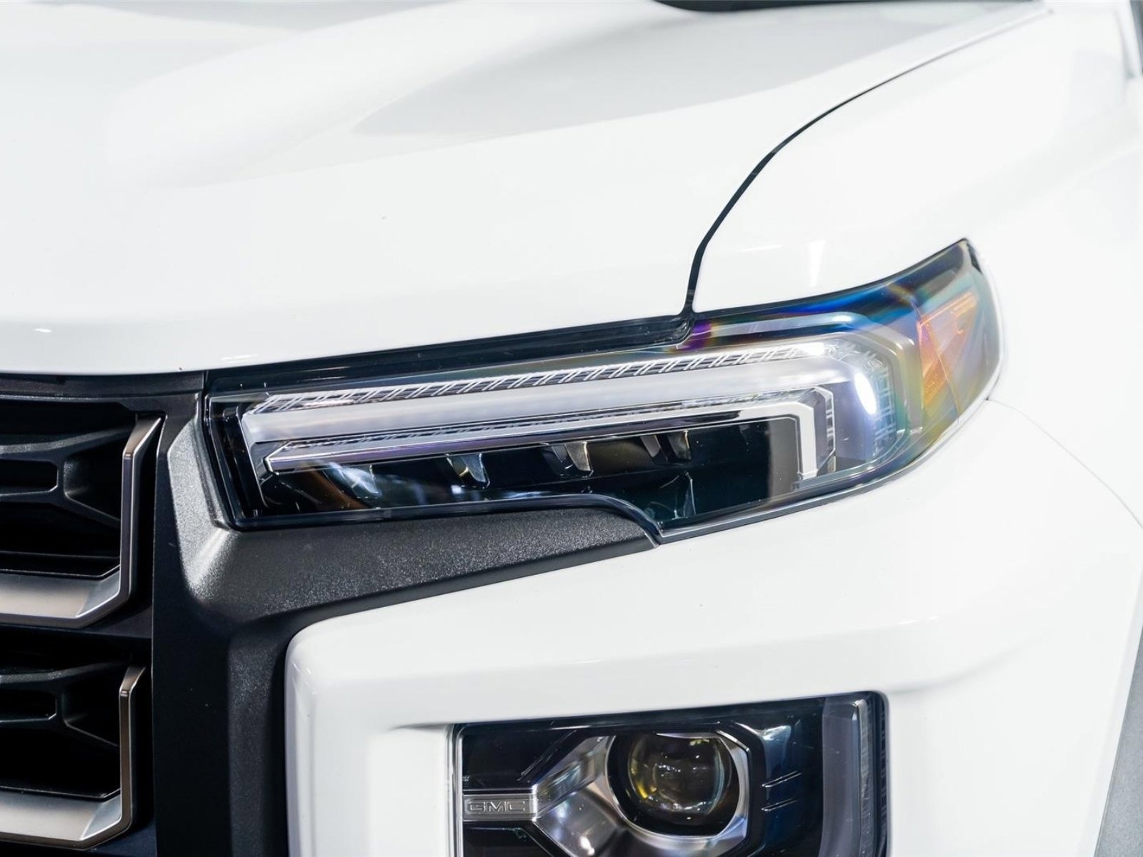 Used 2025 GMC Canyon AT4 w/ AT4X Package image 22