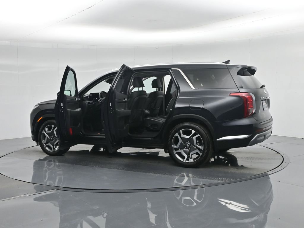 Used 2023 Hyundai Palisade Limited w/ Cargo Package image 37