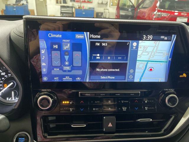 Used 2020 Toyota Highlander Platinum image 16