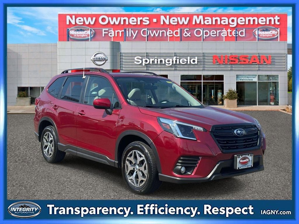 Used 2023 Subaru Forester Premium image 1