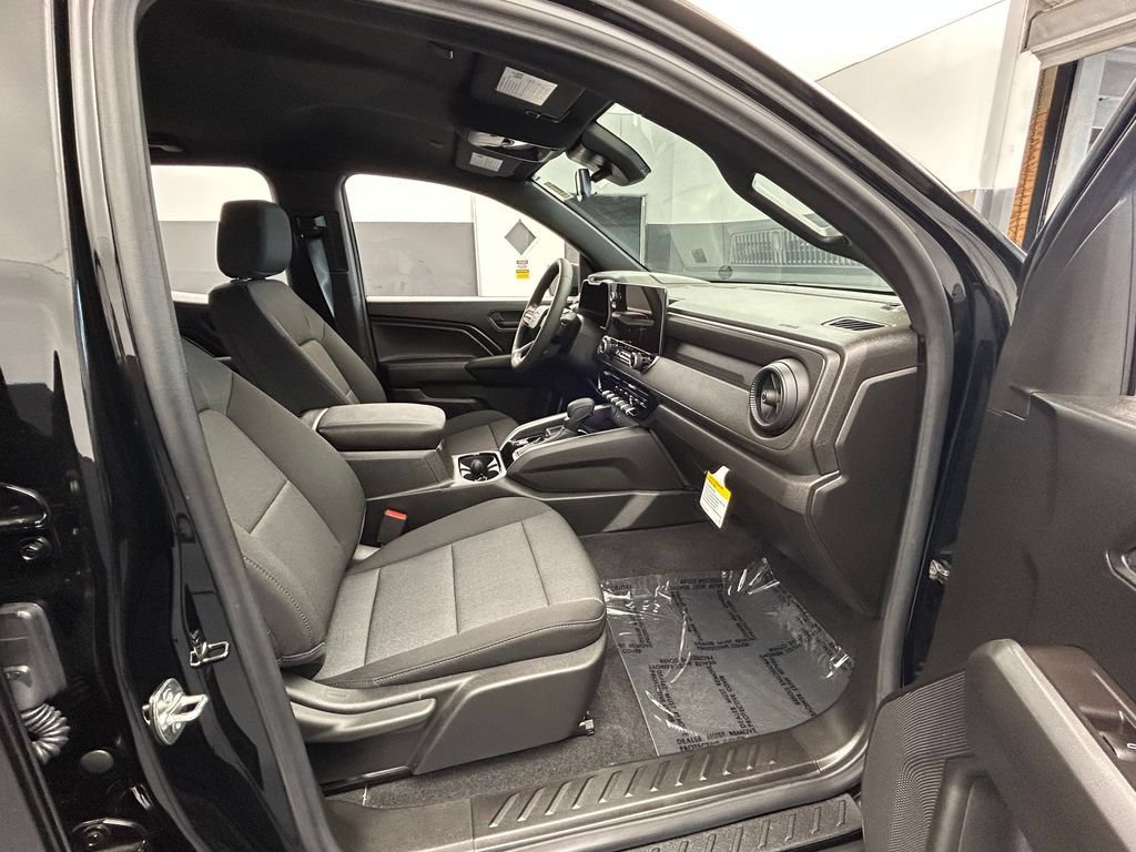 Used 2026 Chevrolet Colorado W/T w/ WT Custom Package RWD image 11