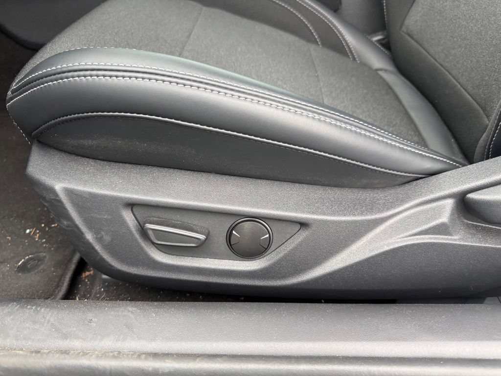 Used 2025 Ford Mustang Coupe RWD image 16