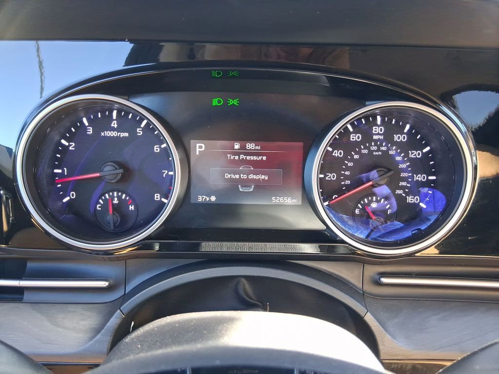 Used 2024 Kia Carnival EX image 15