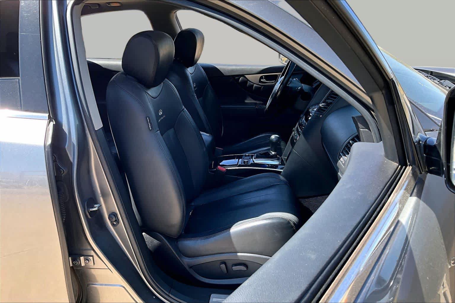 Used 2014 INFINITI QX70 AWD w/ Premium Package image 8
