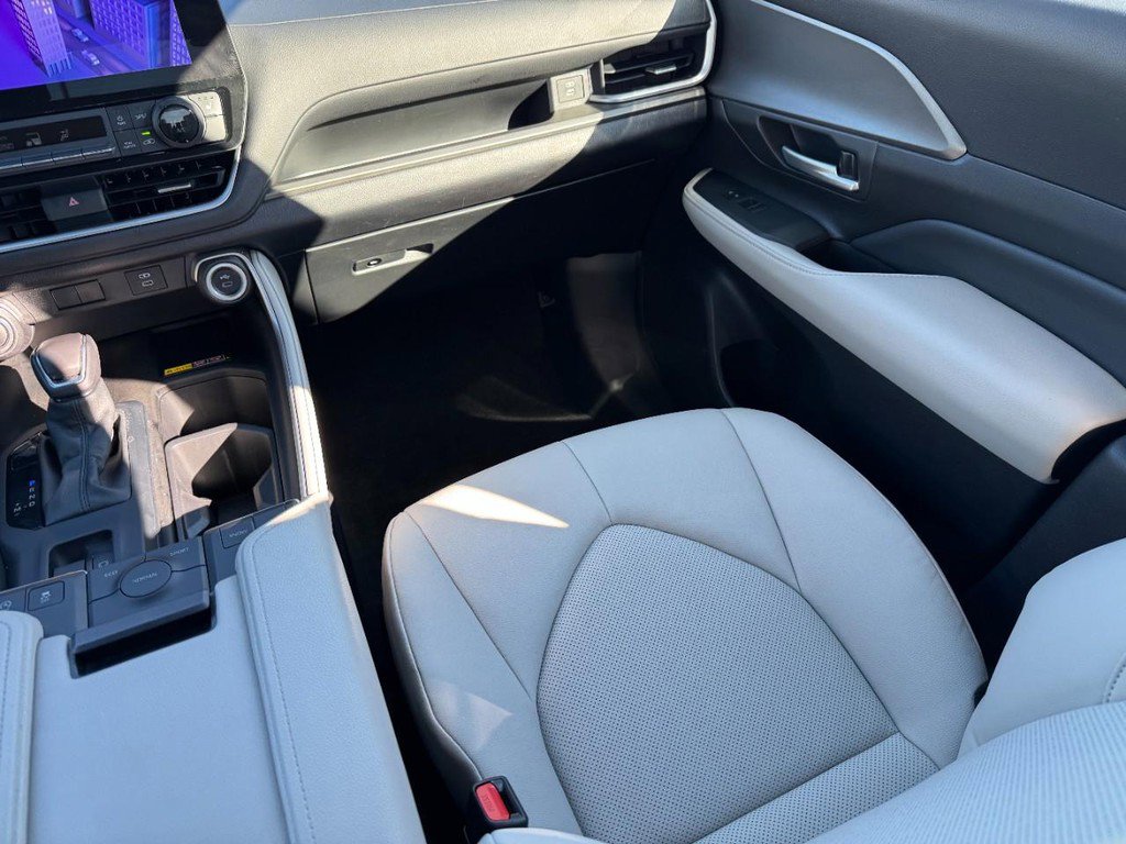 Certified 2025 Toyota Grand Highlander FWD image 15