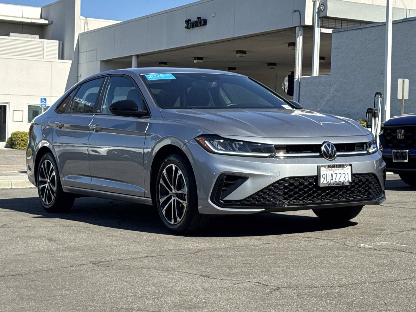 Certified 2025 Volkswagen Jetta Sport FWD image 7