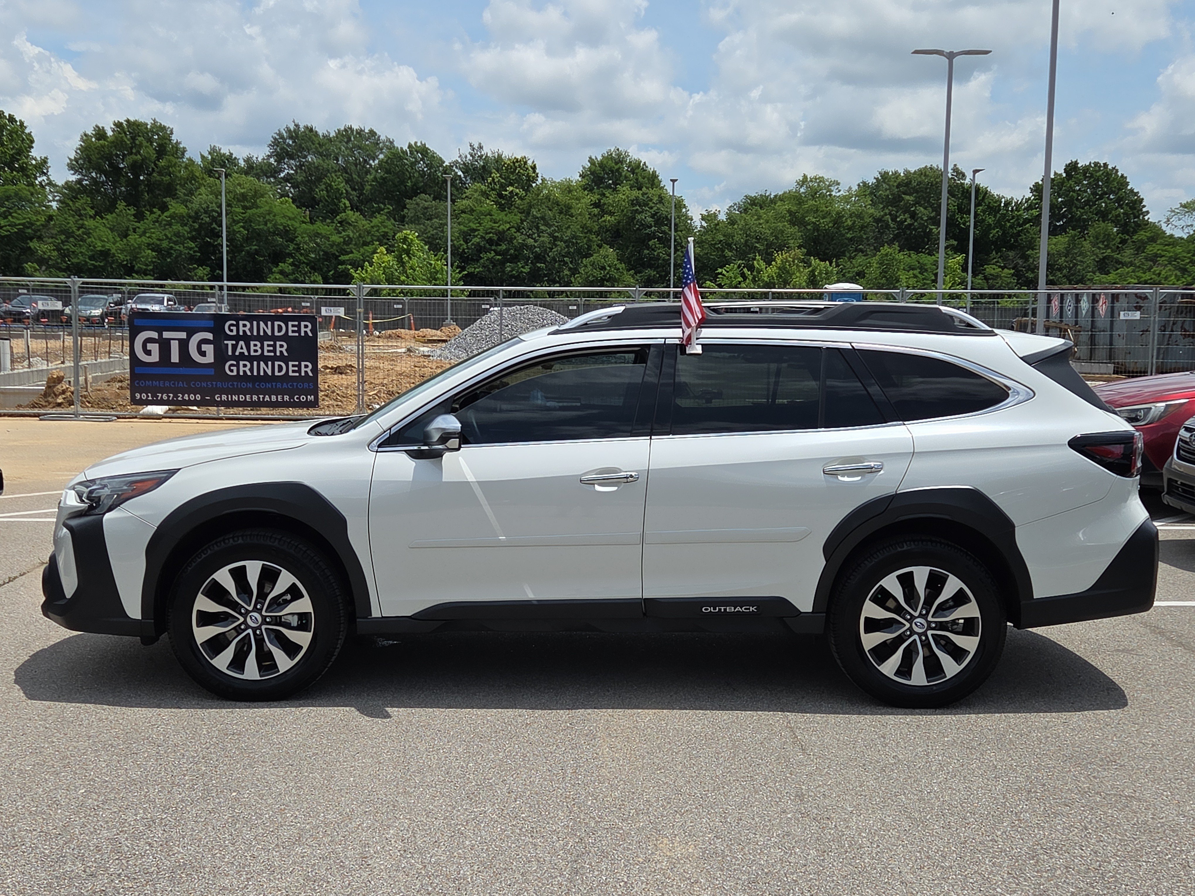 Used 2023 Subaru Outback Touring AWD/4WD image 6